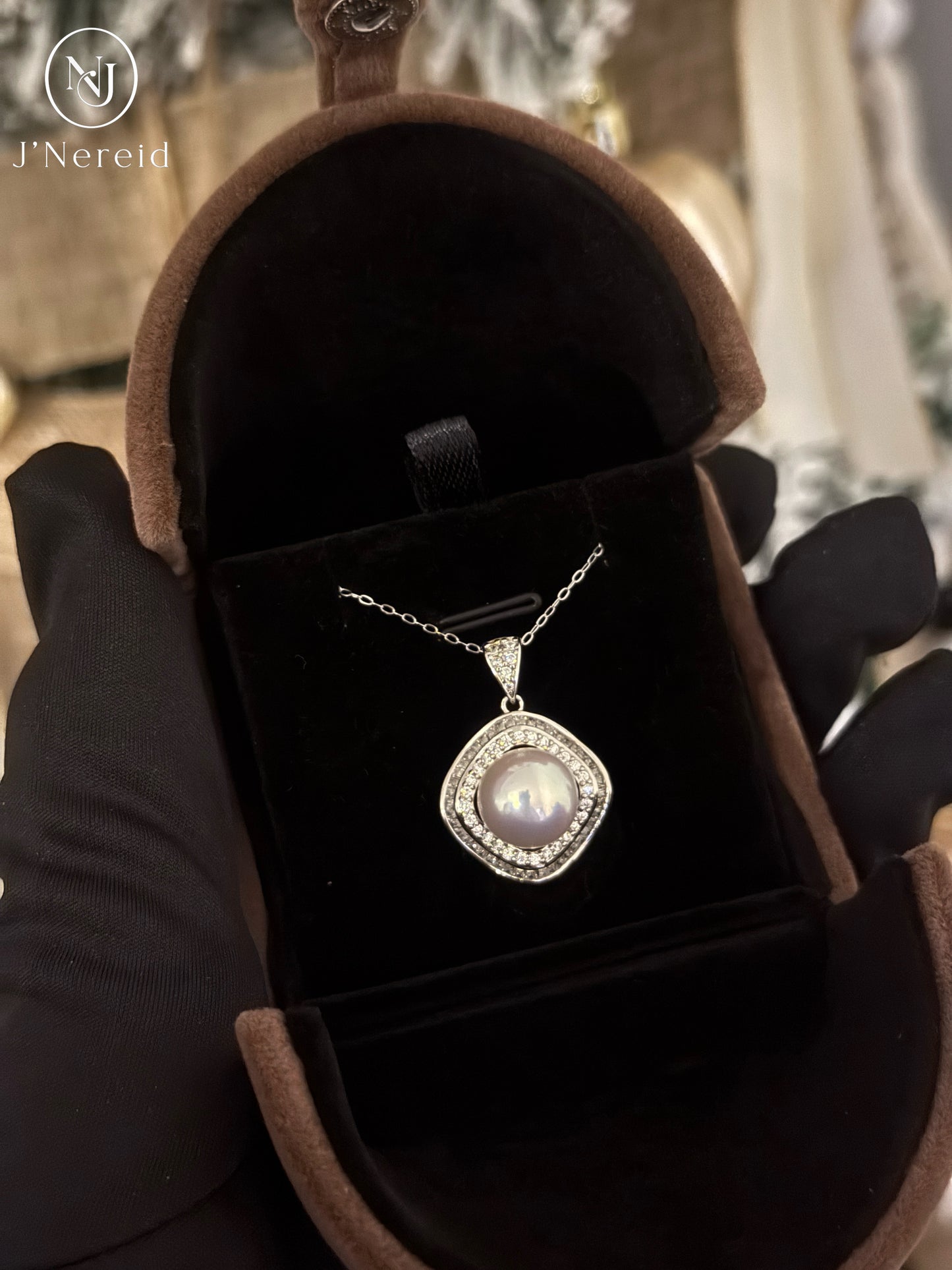 5A Grade Edison Freshwater Pearl Pendant Necklace 10-11mm Perfect Round Ultra Strong Iridescent Luster Square Double Halo S925 Sterling Silver Exquisite Craft Setting(Pearl Variation)