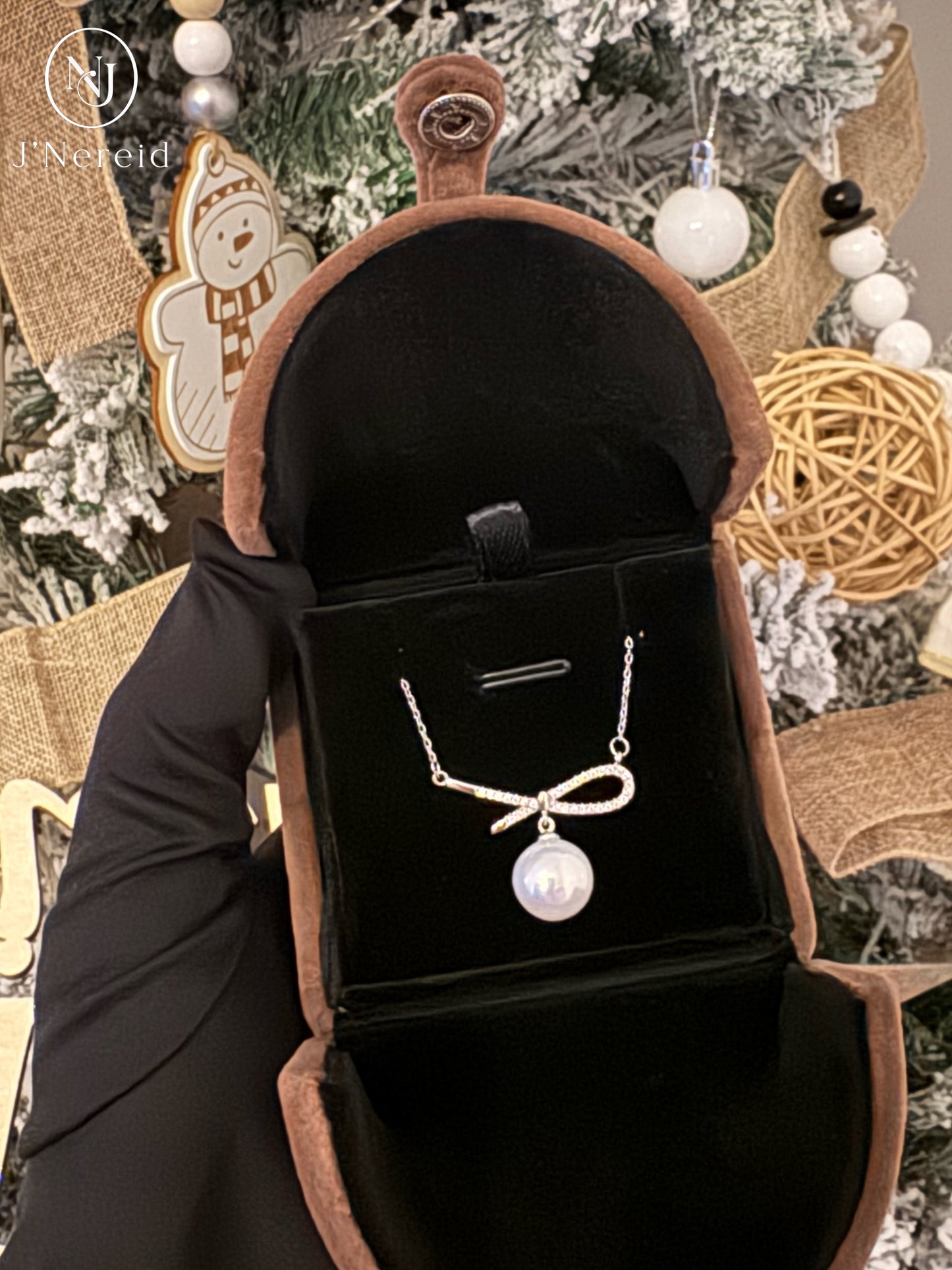 Delicate Bow Knot Pearl Pendant Necklace | Premium 10-11mm Aurora Freshwater Pearl, S925 Silver & Cubic Zirconia