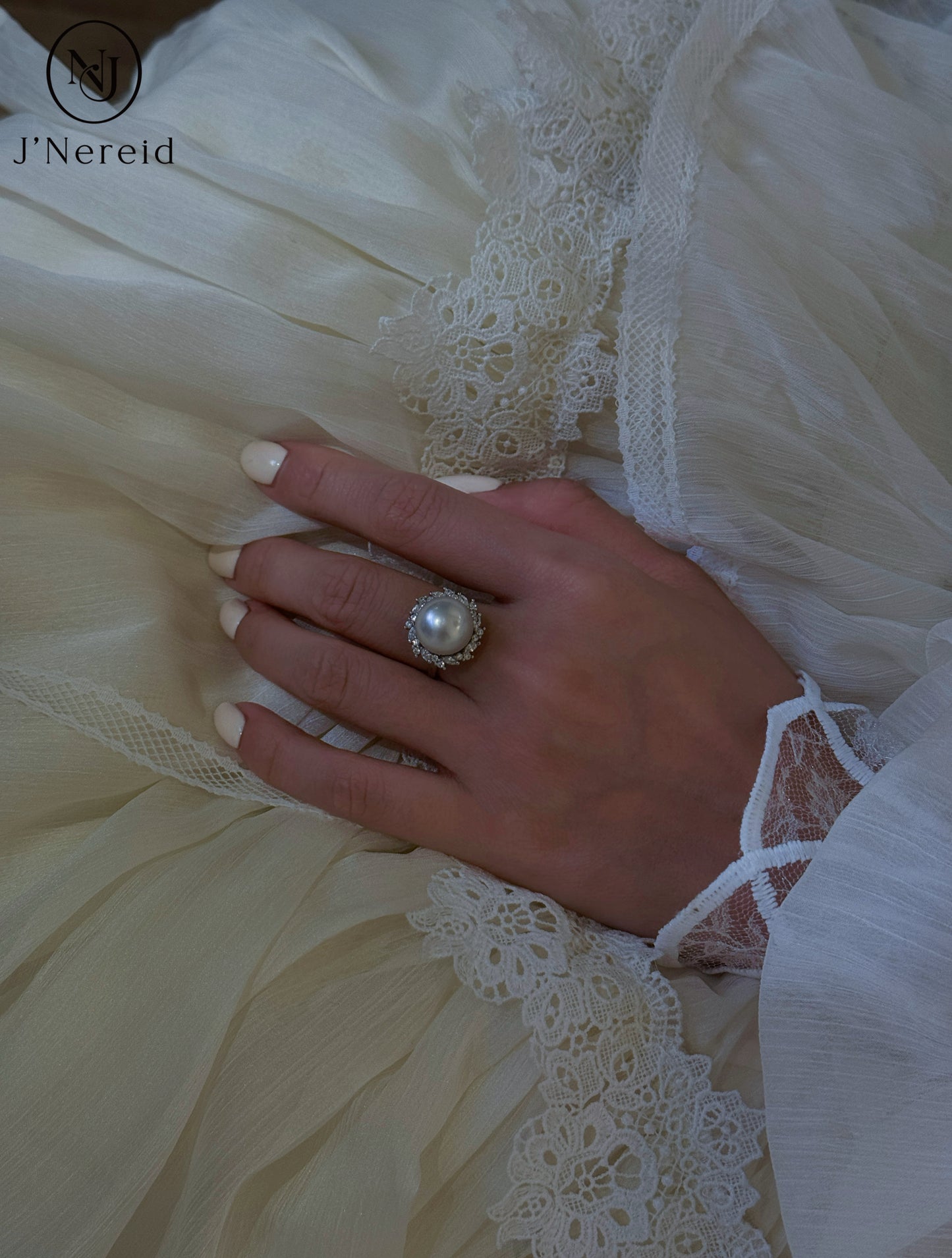 Luxury 11-12mm Australian South Sea White Pearl Ring, Heavy Craft S925 Sterling Silver Halo Zircon Statement Ring for Women Fine Jewelry Gift(Pearl Variation)
