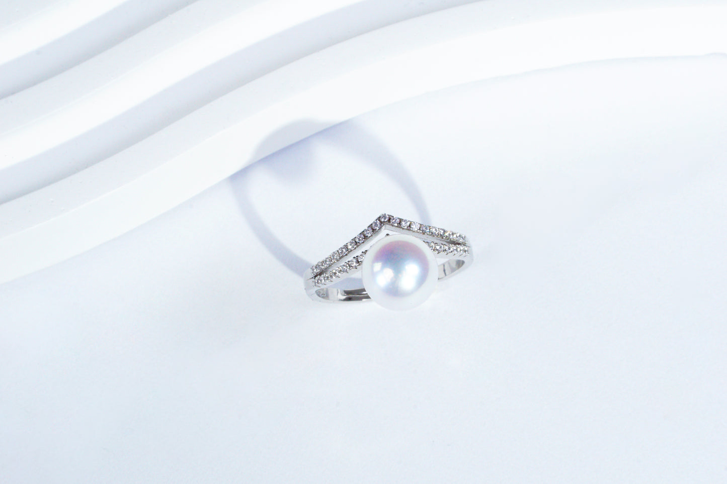 Exquisite V-Shaped Princess Crown Double Layer Aurora Freshwater Pearl Ring | S925 Silver (8-9mm )