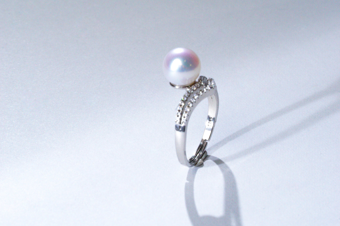 Exquisite V-Shaped Princess Crown Double Layer Aurora Freshwater Pearl Ring | S925 Silver (8-9mm )