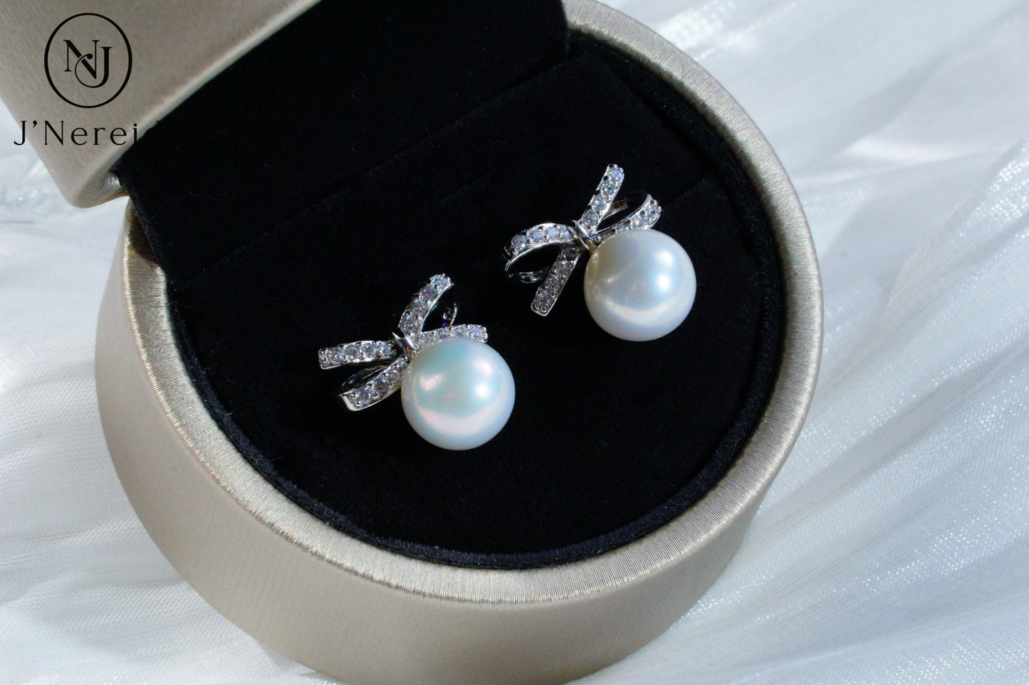 Aurora Edison Freshwater Pearl Bow Earrings,（9-9.5mm） 925 Sterling Silver Exquisite Craft, Elegant Gentle Style Stud Earrings for Women（Pearl Variation)