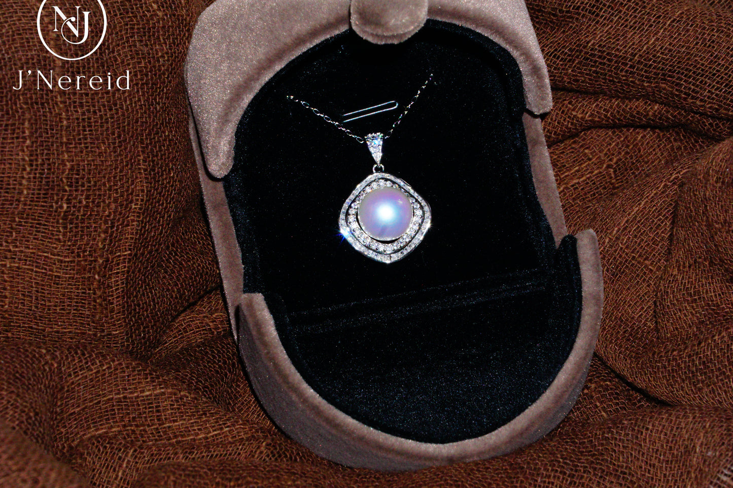 5A Grade Edison Freshwater Pearl Pendant Necklace 10-11mm Perfect Round Ultra Strong Iridescent Luster Square Double Halo S925 Sterling Silver Exquisite Craft Setting（Pearl Variation）