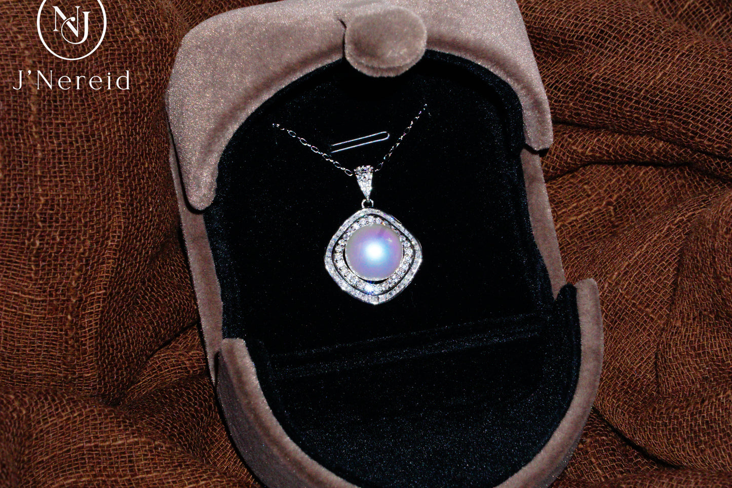5A Grade Edison Freshwater Pearl Pendant Necklace 10-11mm Perfect Round Ultra Strong Iridescent Luster Square Double Halo S925 Sterling Silver Exquisite Craft Setting（Pearl Variation）