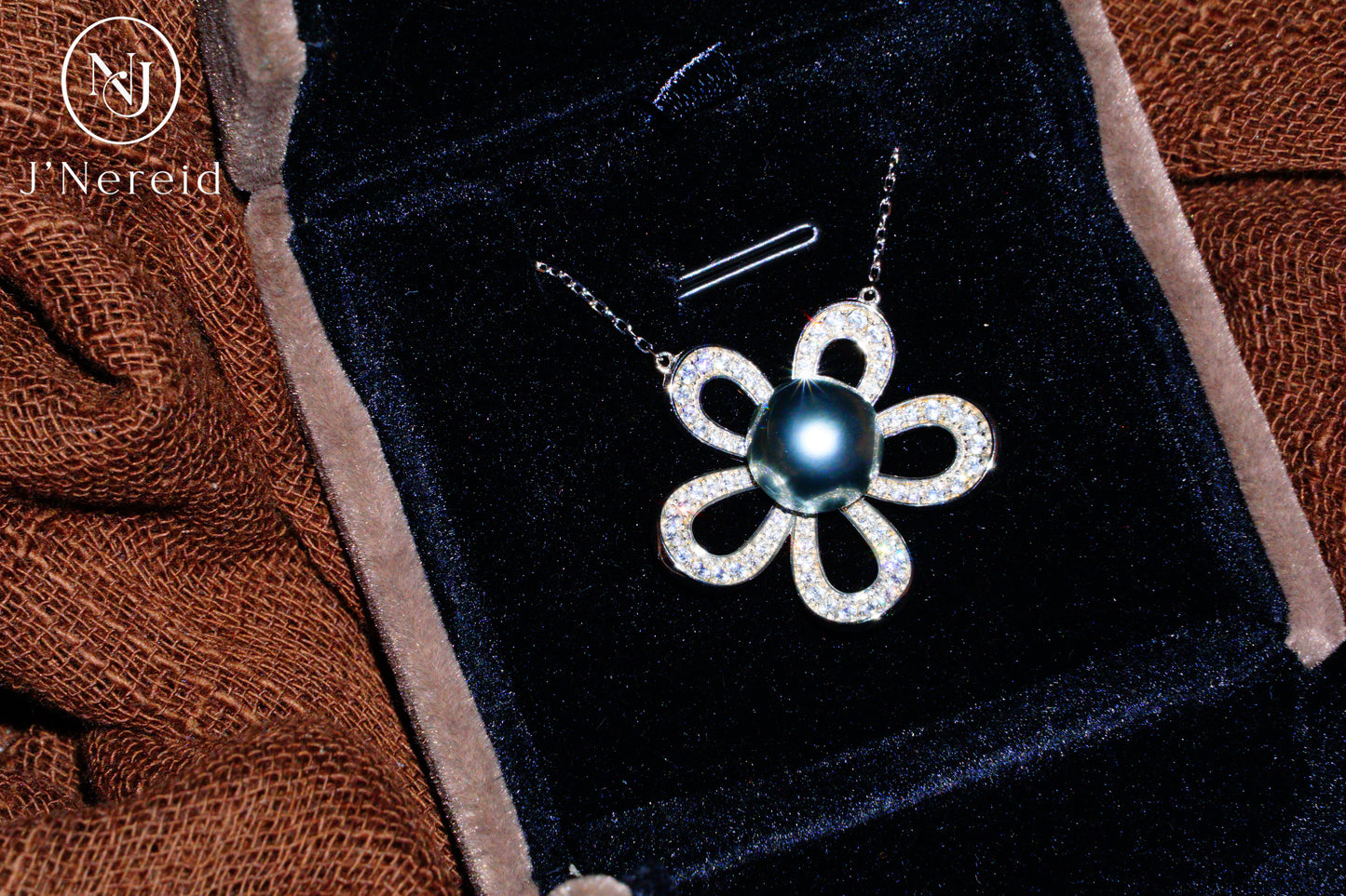 10‑11mm Sunny Sea Blue Tahitian Pearl Five‑Petal Flower Necklace, S925 Sterling Silver Cubic Zirconia Floral Pendant Jewelry for Women（Pearl Variation)