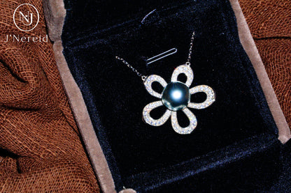 10‑11mm Sunny Sea Blue Tahitian Pearl Five‑Petal Flower Necklace, S925 Sterling Silver Cubic Zirconia Floral Pendant Jewelry for Women（Pearl Variation)