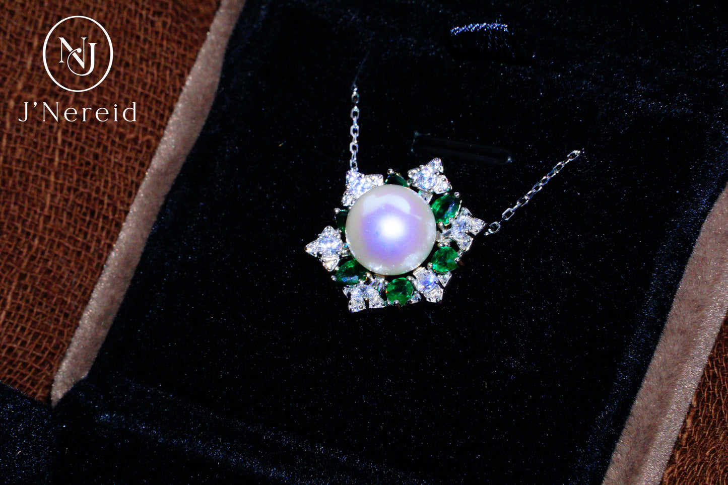 Opulent Emerald & Diamond-Style Halo Aurora Edison Pearl Pendant Necklace, 10-10.5mm High-Luster Pearl, S925 Silver with Sparkling CZ(Pearl Variation)