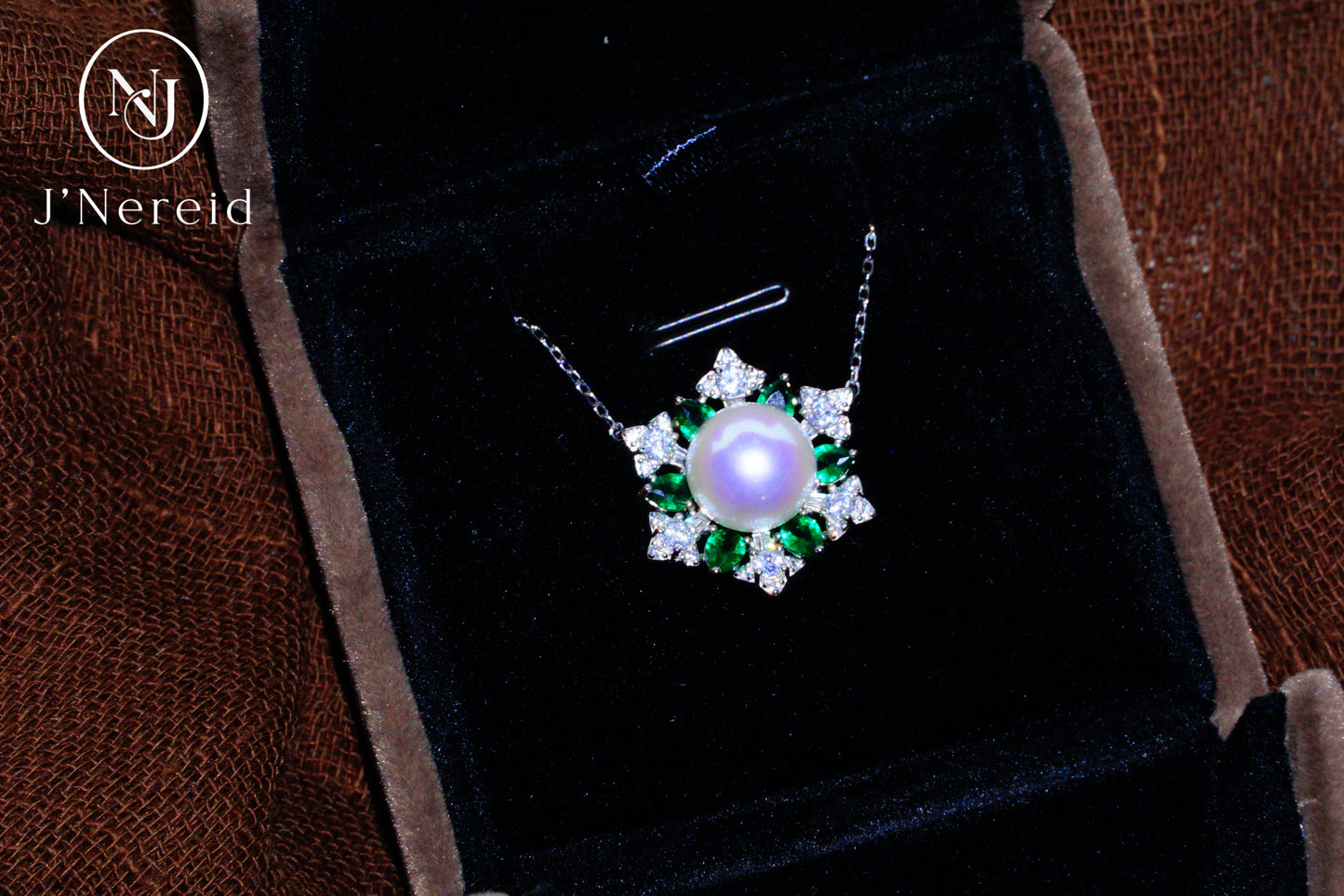 Opulent Emerald & Diamond-Style Halo Aurora Edison Pearl Pendant Necklace, 10-10.5mm High-Luster Pearl, S925 Silver with Sparkling CZ(Pearl Variation)