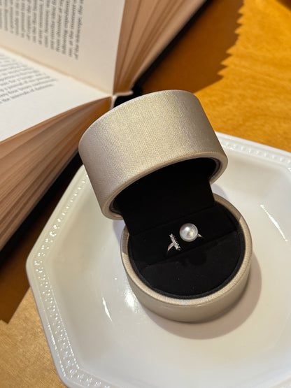 Madama Tone Japanese Akoya Pearl Ring 7-8mm Cool Silver Grey Akoya Pearl S925 Sterling Silver Split Shank Paved Zircon Dainty Stackable Fine Jewelry Gift for Women(Pearl Variation)