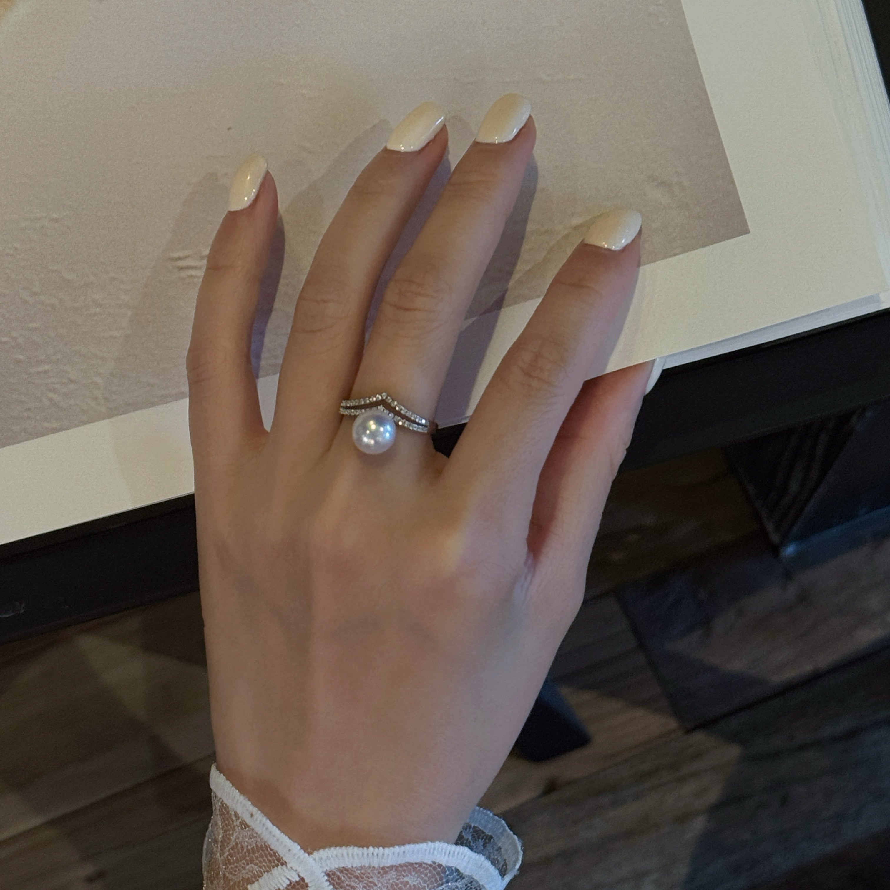 Exquisite V-Shaped Princess Crown Double Layer Aurora Freshwater Pearl Ring | S925 Silver (8-9mm )