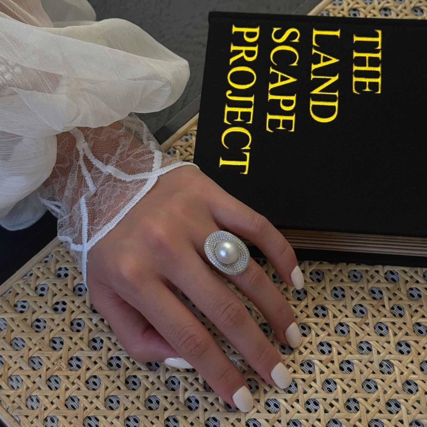Luxury 11-12mm Australian South Sea White Pearl Treasure Basin Ring, Heavyweight Solid S925 Sterling Silver Full Paved Zircon Statement Ring for Women Fine Jewelry Wedding Gift（Pearl Variation）