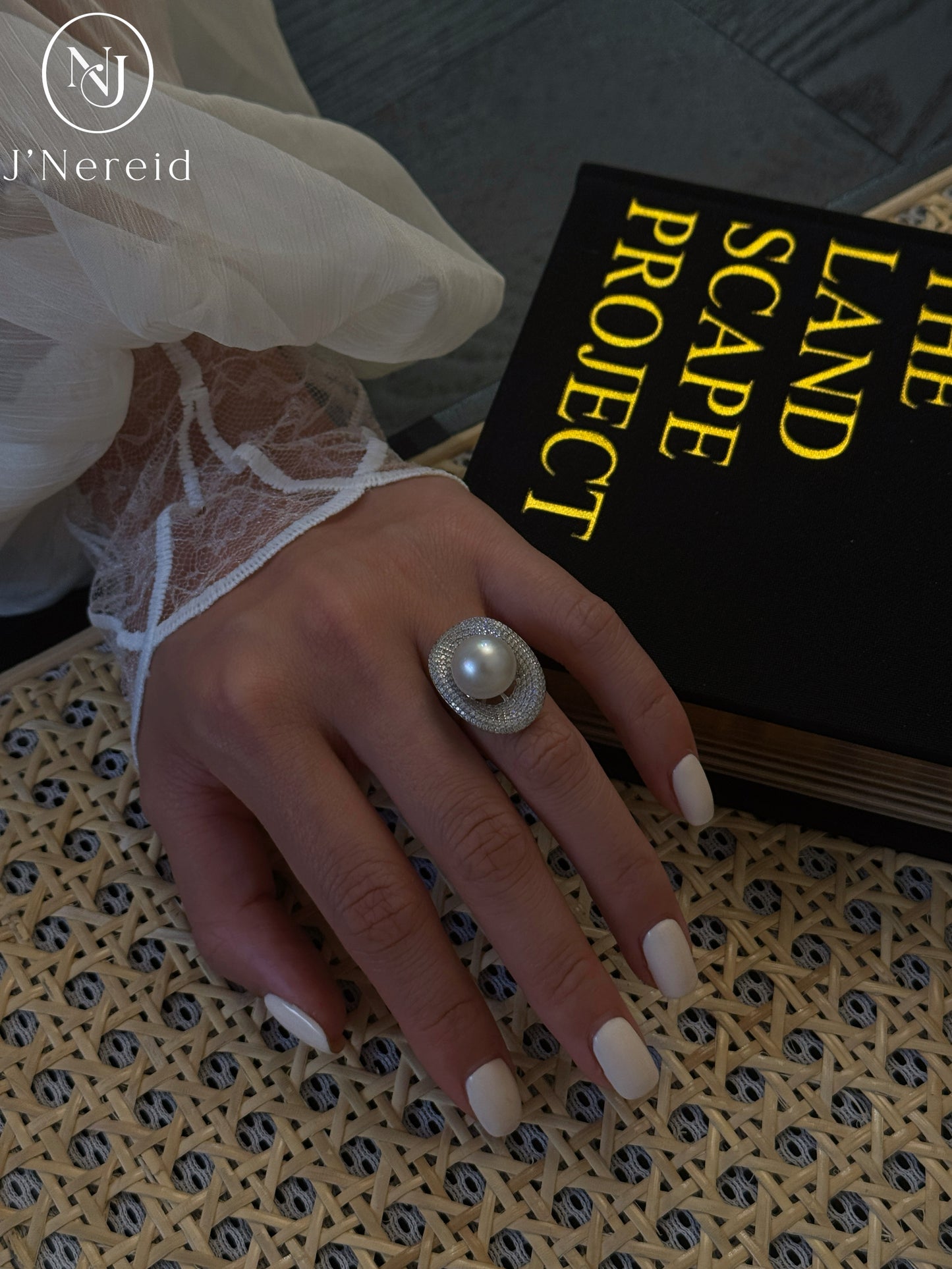 Luxury 11-12mm Australian South Sea White Pearl Treasure Basin Ring, Heavyweight Solid S925 Sterling Silver Full Paved Zircon Statement Ring for Women Fine Jewelry Wedding Gift（Pearl Variation）