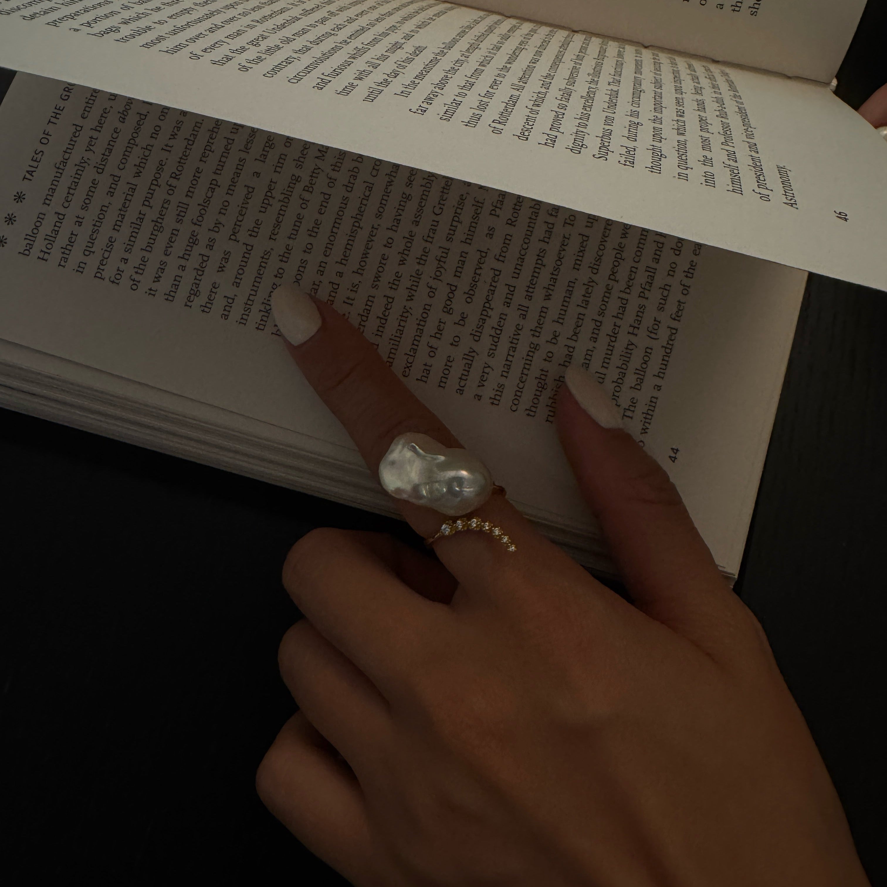 Luxury 21-22mm Aurora Grade Freshwater Baroque Pearl Ring, High Iridescent Shine Freeform Pearl with Paved Zircon S925 Sterling Silver Statement Ring for Women Fine Jewelry Gift（Pearl Variation）